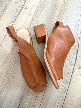 Topshop Brown Peep Toe Heels Size 7